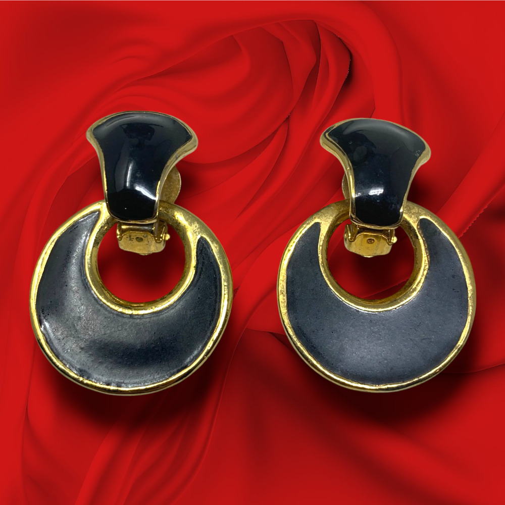 Vintage 1980s Black Enamel Gold Tone Clip On Earrings Doorknocker Couture Runway
